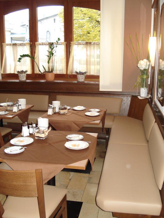 Hotel Almtalerhof Traun Eksteriør bilde